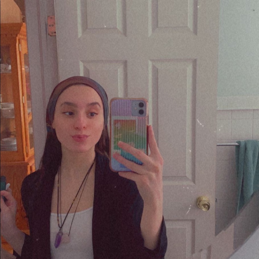 Meet your Posher, Luna